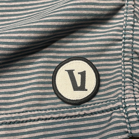 Vuori Kore Lined Shorts Green/Gray Striped with 7 inch Inseam - Picture 7 of 15